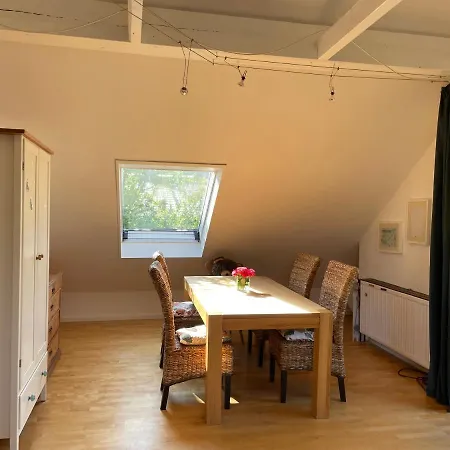 Hell, Ruhig, Grosszugig, Bis 6 Gaste Appartement *