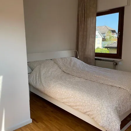 Hell, Ruhig, Grosszugig, Bis 6 Gaste Appartement *